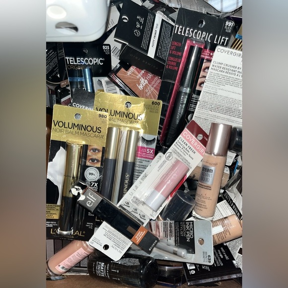 20 qty wholesale Makeup L’Oréal Revlon Elf Lips skincare cosmetics LOT Bulk New - Picture 2 of 14